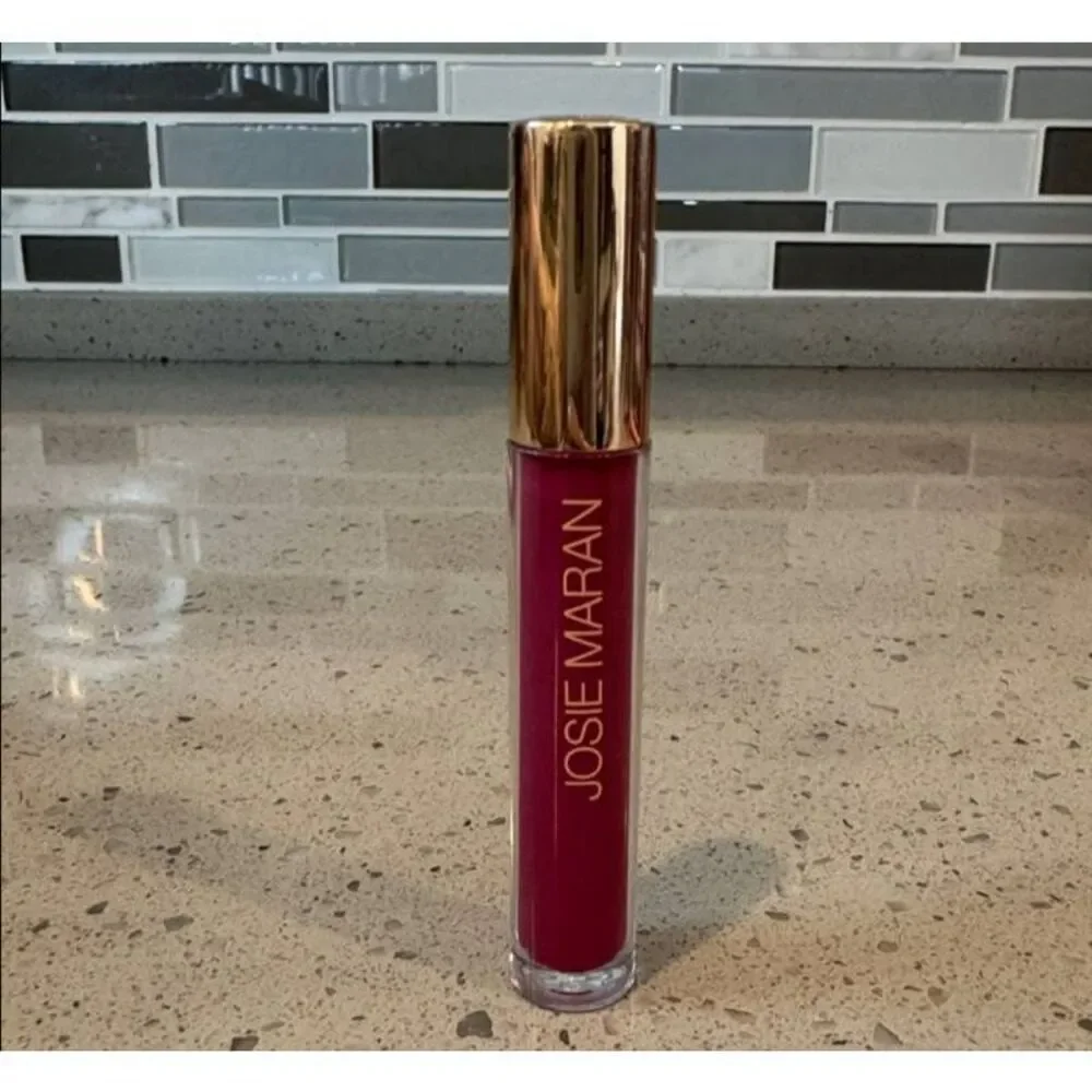 Josie Maran voluptuous argan argon natural volume Pink shade Lip Gloss